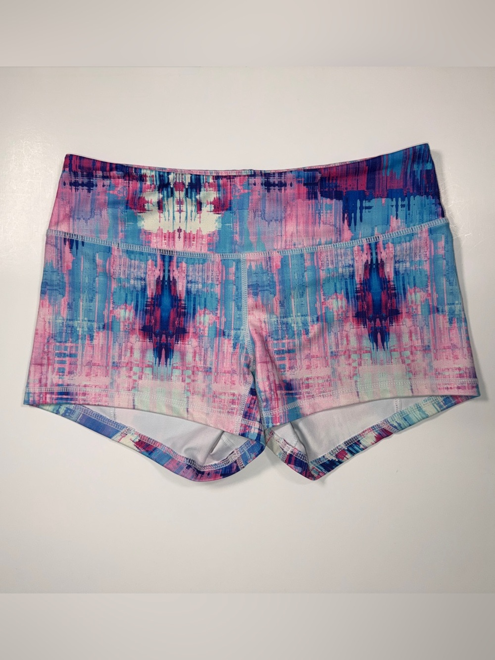 Women’s KFT multicolor athletic shorts size large